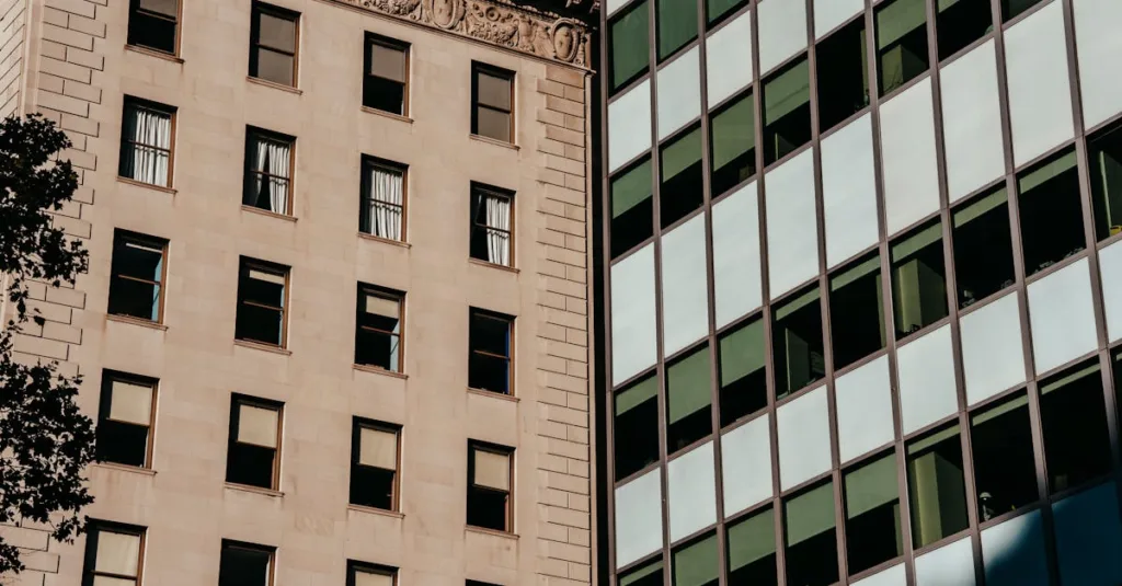 externalisez la gestion de vos biens immobiliers pour optimiser vos ressources et améliorer l'efficacité de vos opérations grâce à notre service professionnel de gestion immobilière externalisée.